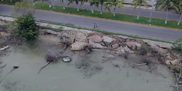 EROSIÓN COSTERA: Derrumbes amenazan con alcanzar el pavimento del bulevar Bahía de Chetumal