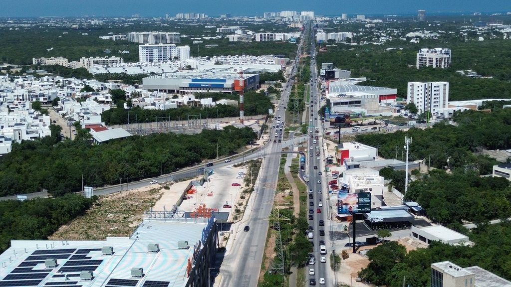 CAOS VIAL: Parque vehicular rebasa vialidades de Cancún; motos agravan accidentes (VIDEO) 1 photo 5634209004967889667 y 1