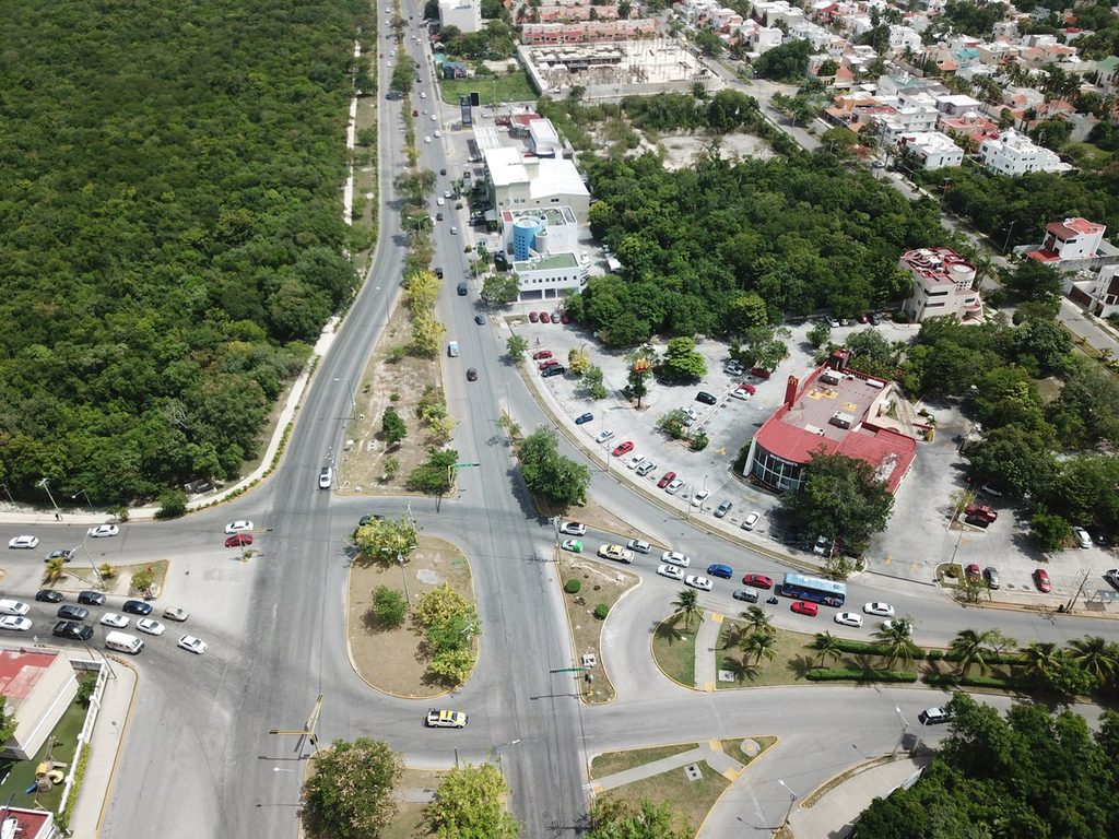 CAOS VIAL: Parque vehicular rebasa vialidades de Cancún; motos agravan accidentes (VIDEO) 2 photo 5634506349848759049 y