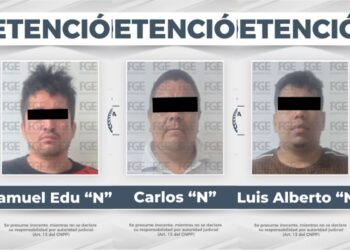 Detienen a 3 hombres con droga y un arma en la carretera Puerto Juárez-Punta Sam